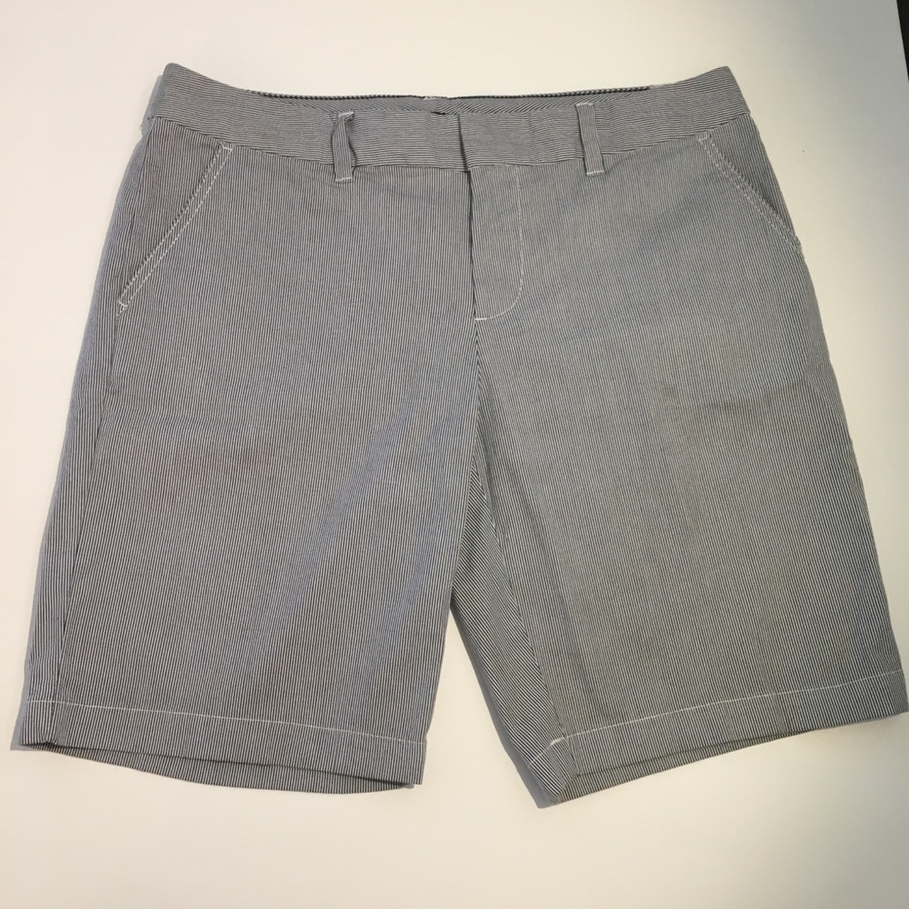 Tommy Hilfiger Women’s size 10 shorts B&W stripes